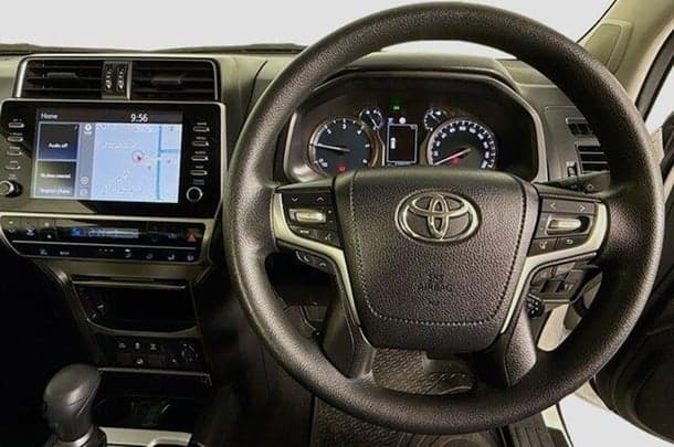 2020 Toyota Prado GX image 11