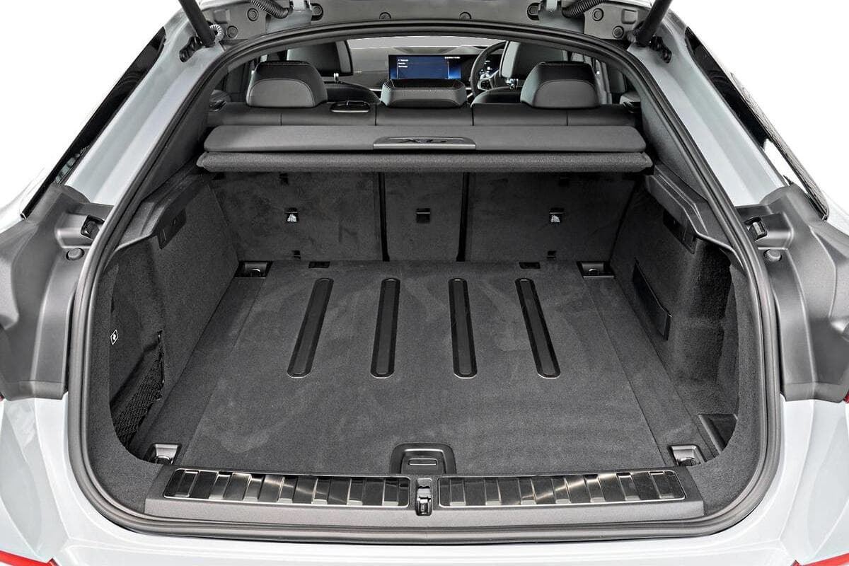 2024 BMW X6 M60i G06 LCI Auto 4x4 image 9