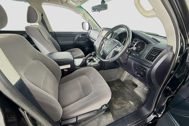 2021 Toyota LANDCRUISER GXL image 11