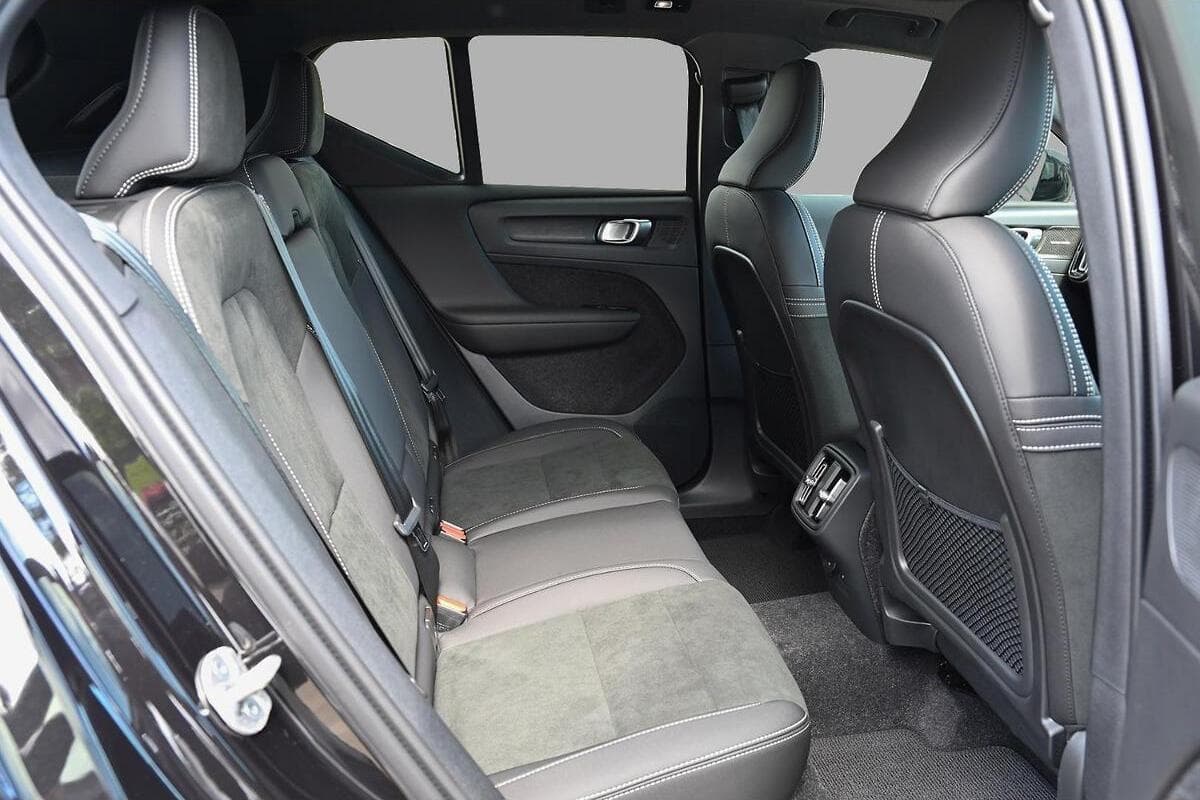 2025 Volvo XC40 Black Edition Auto AWD MY25 image 7