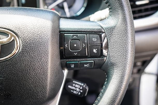 2023 Toyota HILUX SR5 image 13