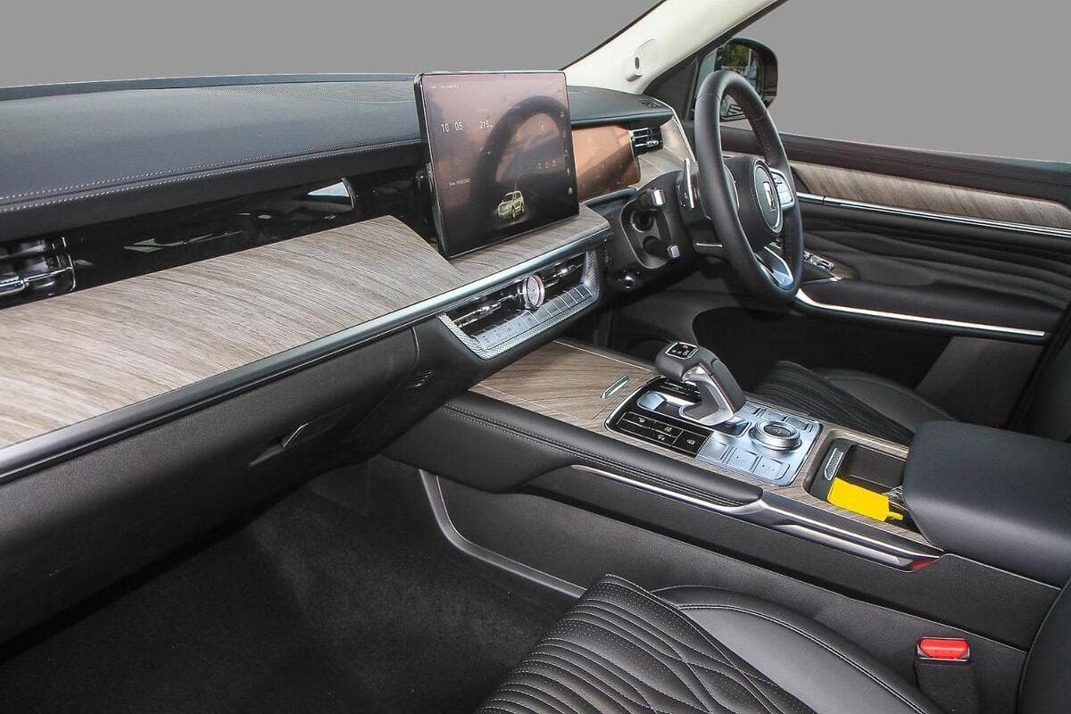 2025 GWM Tank 500 Lux Hybrid Auto 4WD image 6