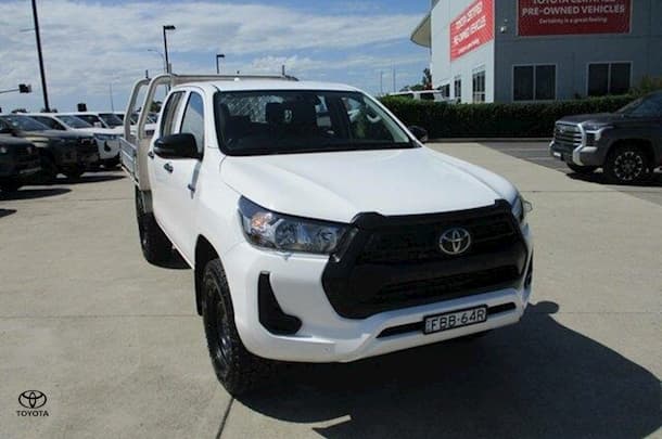 2023 Toyota Hilux 4x4 SR5 image 8
