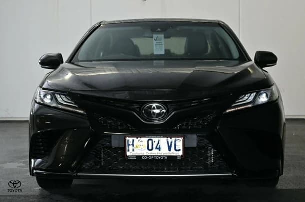 2018 Toyota Camry SL image 2