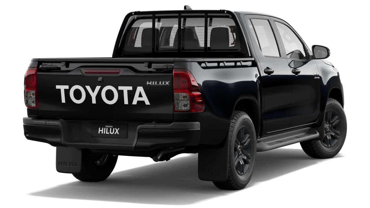 2024 Toyota HiLux 4x4 SR Double-Cab Pick-up image 3
