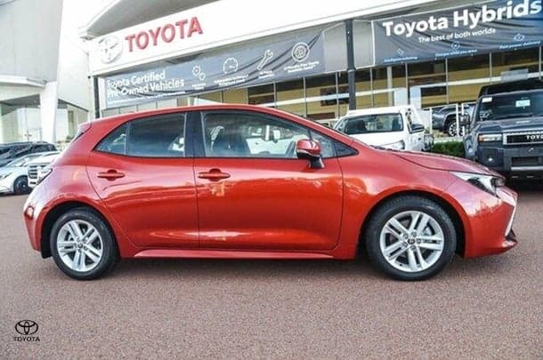 2018 Toyota COROLLA Ascent Sport image 3