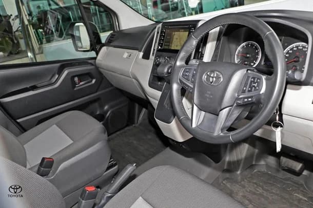 2019 Toyota Hiace LWB image 8