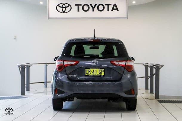 2018 Toyota YARIS Ascent image 5