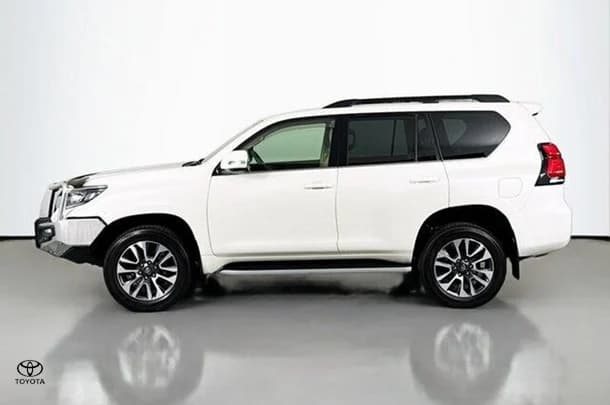 2022 Toyota Prado VX image 5