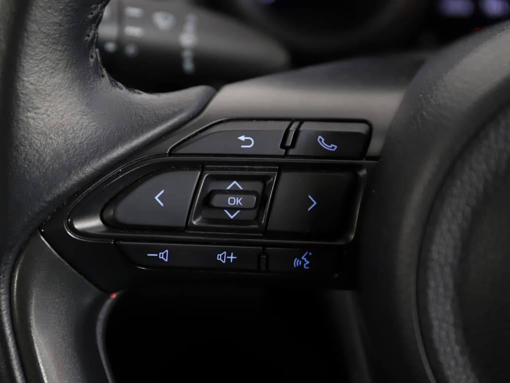 2020 Toyota Yaris Cross Hybrid GX image 10