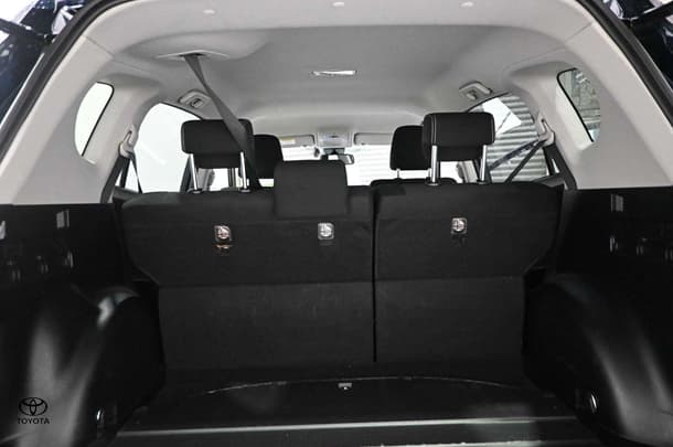 2018 Toyota RAV4 GXL AWD image 21