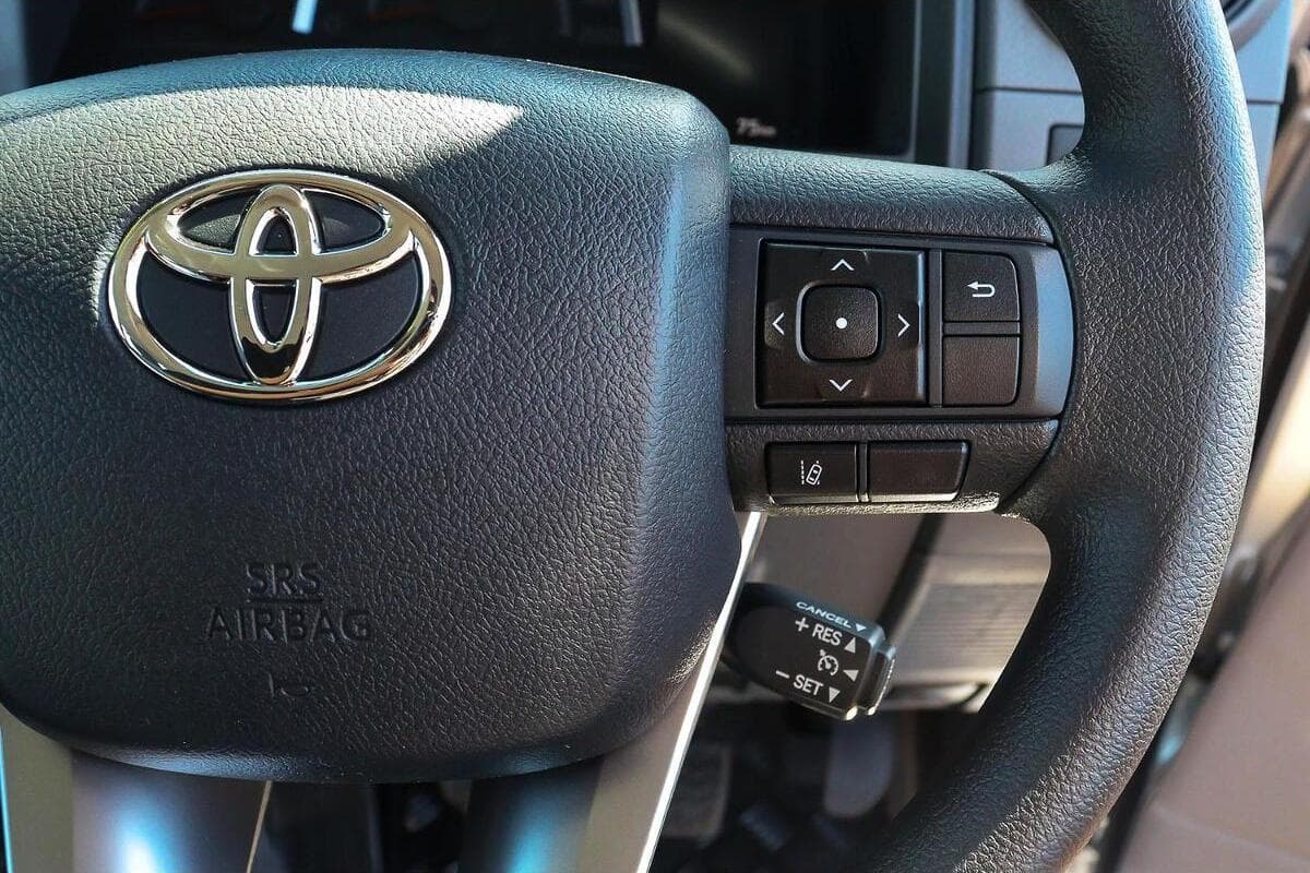 2024 Toyota Landcruiser GXL Manual 4x4 image 14