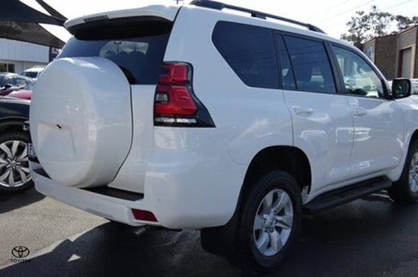 2023 Toyota Landcruiser Prado GXL image 6