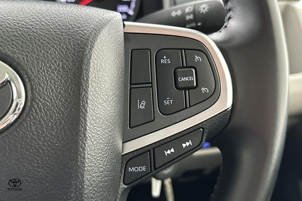 2019 Toyota Hiace LWB image 20