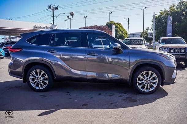 2021 Toyota Kluger Grande image 3