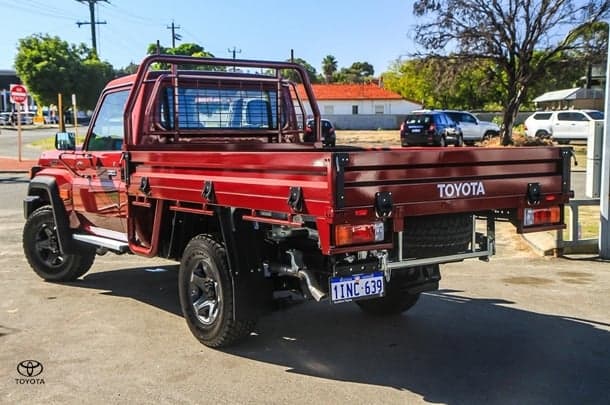 2024 Toyota LC Military GXL image 3