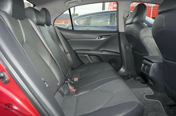 2023 Toyota Camry Hybrid SL image 9
