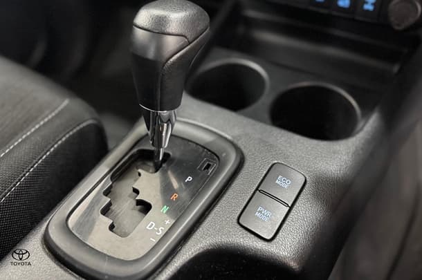 2020 Toyota Hilux SR image 30