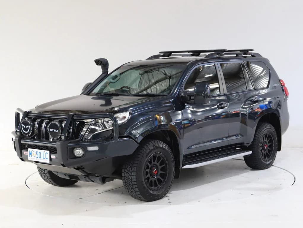 2017 Toyota Prado Kakadu image 3