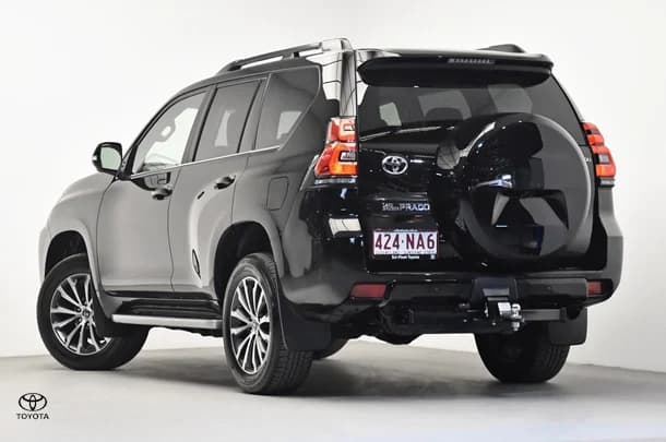2023 Toyota Prado Kakadu image 5