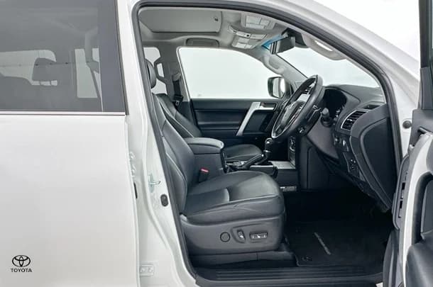 2022 Toyota Prado Kakadu image 16