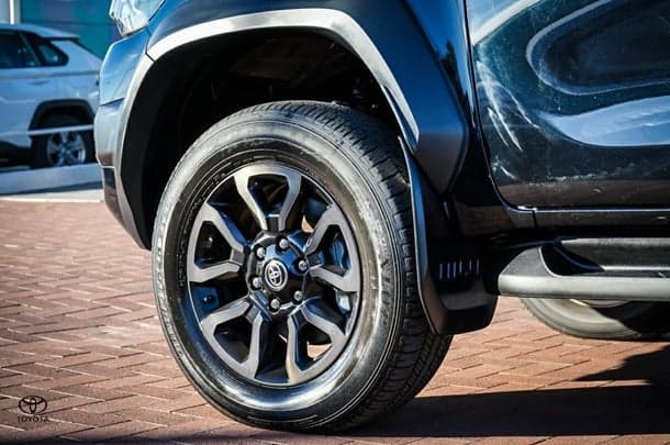 2022 Toyota Hilux 4x4 Rogue image 5