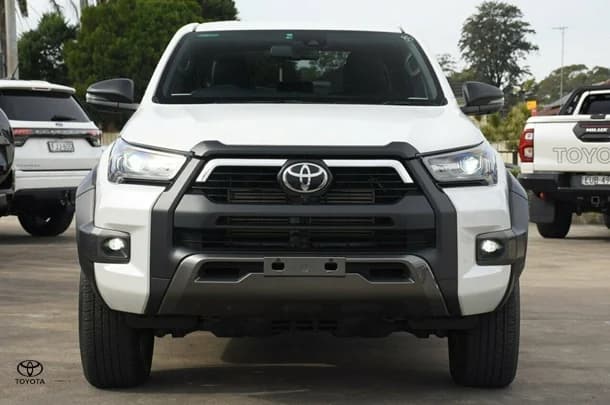 2023 Toyota Hilux 4x4 Rogue image 17