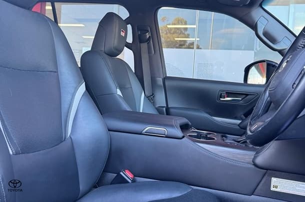 2021 Toyota Landcruiser GR-S image 26