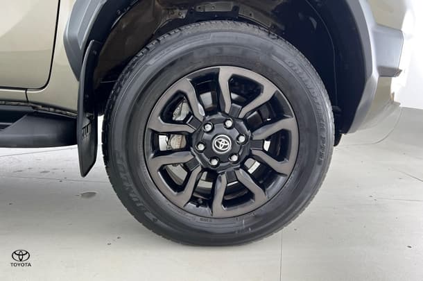 2023 Toyota Hilux 4x4 Rogue image 13