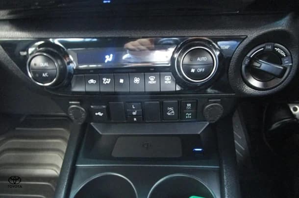 2024 Toyota Hilux GR-S image 18