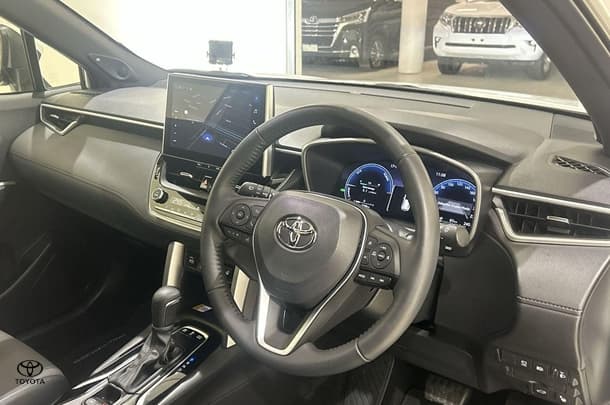 2023 Toyota Corolla Cross Hybrid Atmos AWD image 17