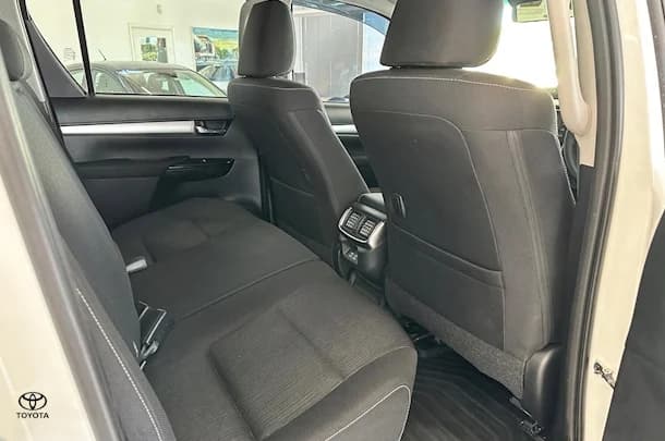 2024 Toyota Hilux SR5 image 23