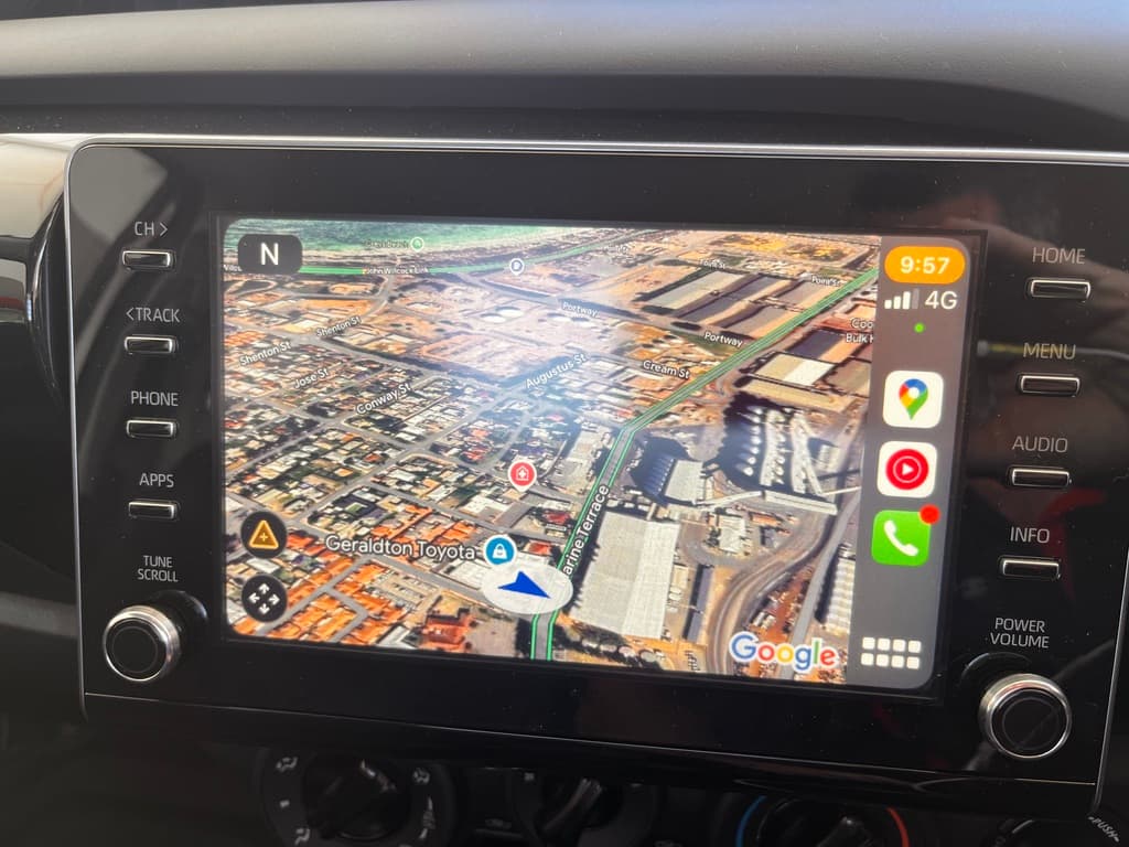 2023 Toyota Hilux SR image 10