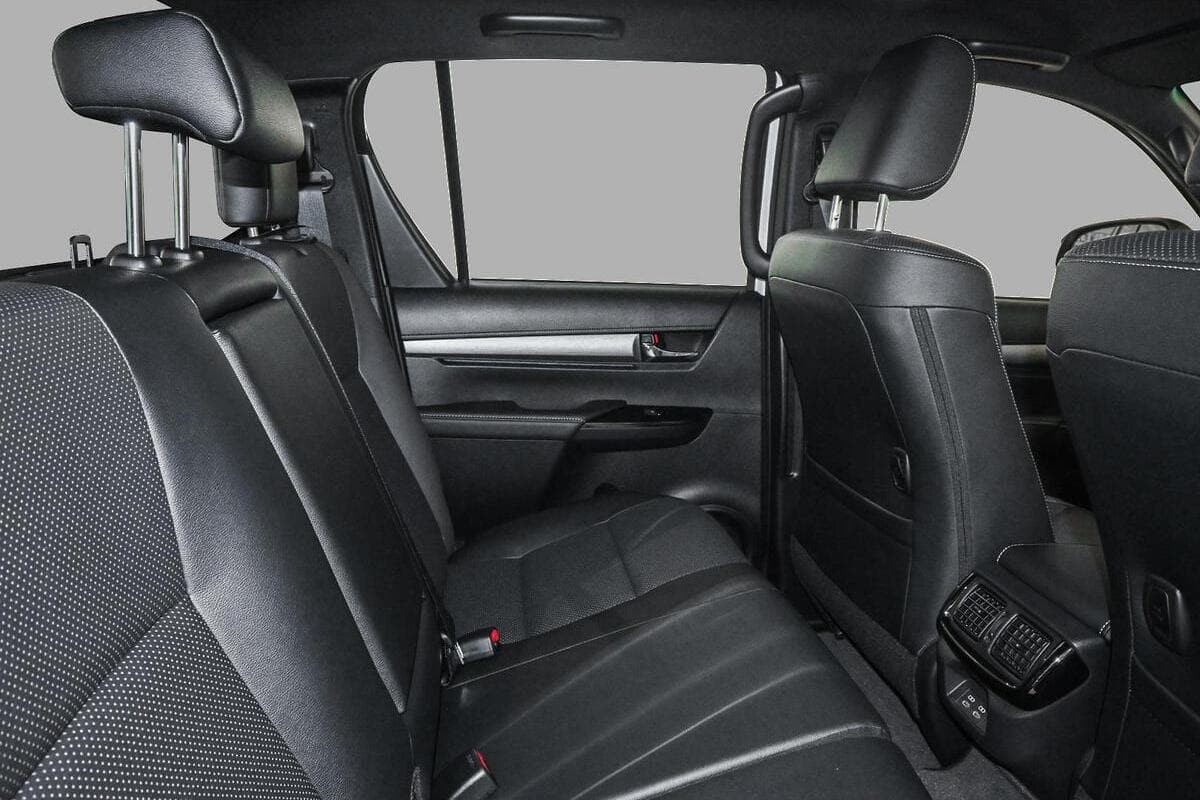 2024 Toyota Hilux Rogue 48V Auto 4x4 Double Cab image 8