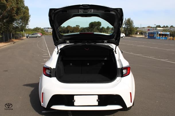 2024 Toyota Corolla Hatch Hybrid Ascent Sport image 17