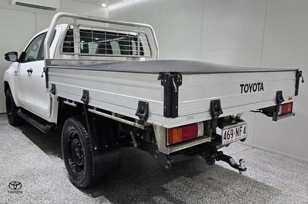 2021 Toyota Hilux SR image 5