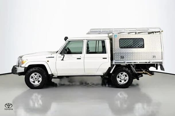 2021 Toyota LANDCRUISER MILITARY GXL image 5