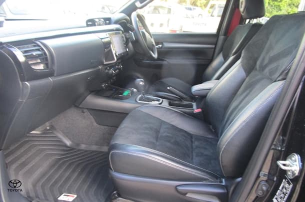 2024 Toyota Hilux GR-S image 9