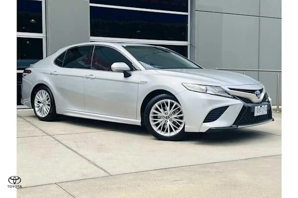 2019 Toyota Camry SL image 2