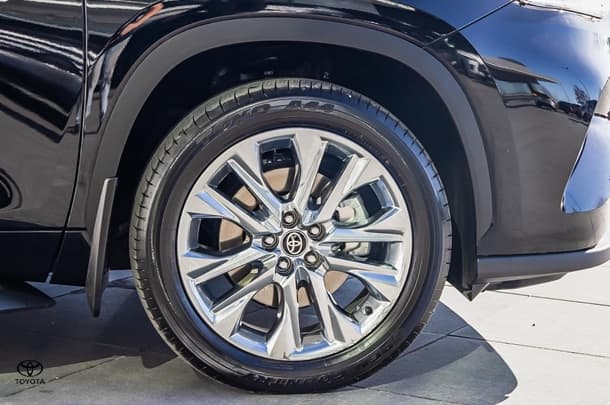 2022 Toyota Kluger Hybrid AWD GRANDE image 12