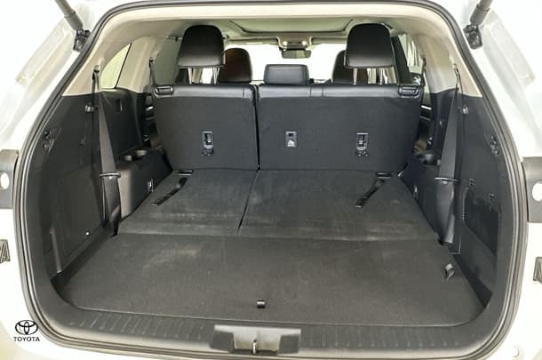2024 Toyota Kluger Hybrid AWD GRANDE image 40