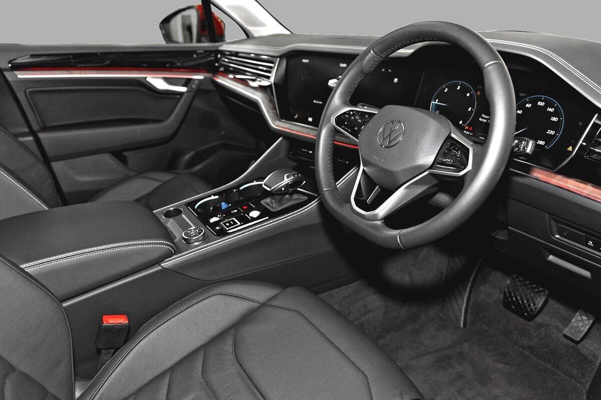 2024 Volkswagen Touareg 170TDI RC Auto 4MOTION MY24 image 6