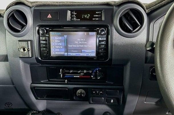 2020 Toyota LANDCRUISER MILITARY GXL image 12