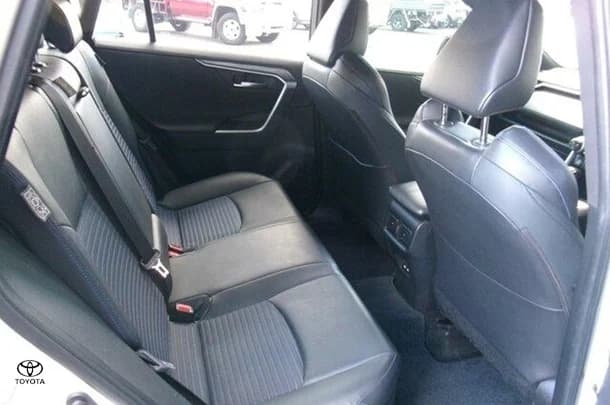 2022 Toyota RAV4 XSE image 12