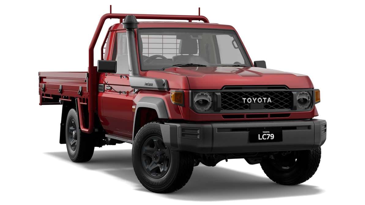 2024 Toyota LandCruiser 79 GX Single-Cab Cab-Chassis image 1