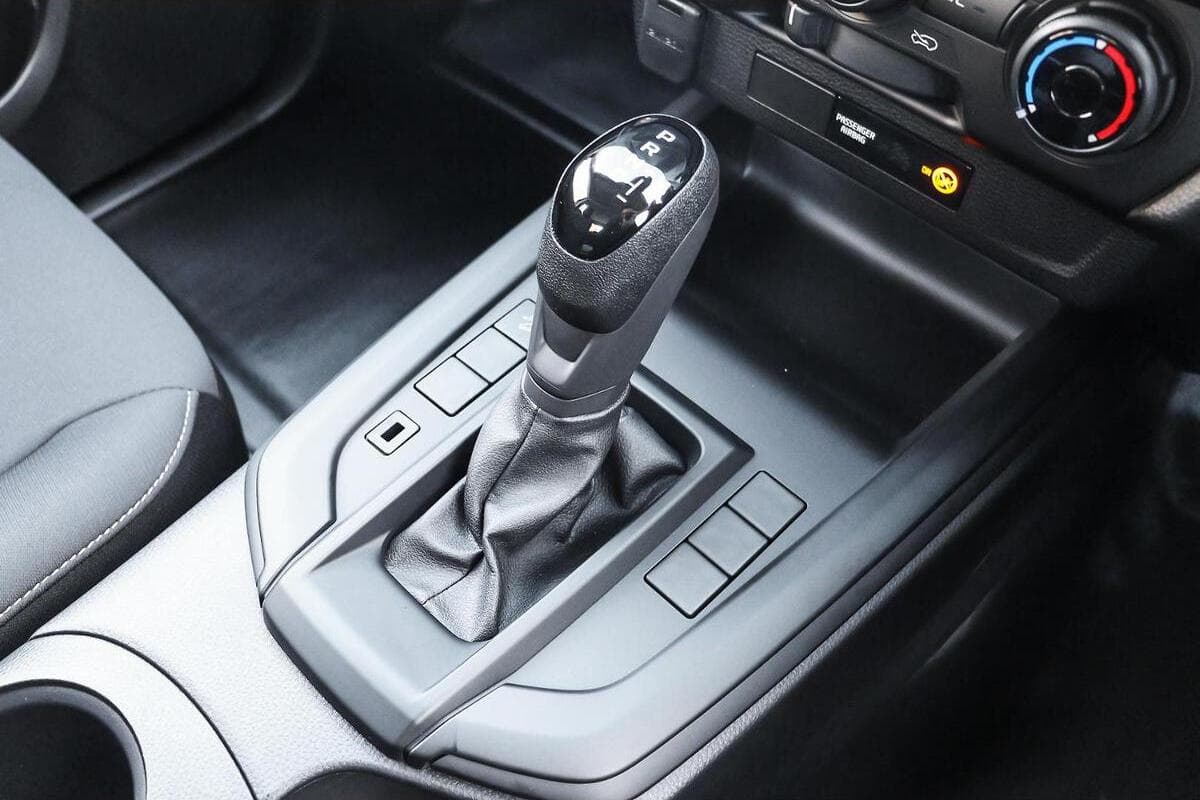 2025 Isuzu D-MAX SX High Ride Auto 4x2 MY24 image 16
