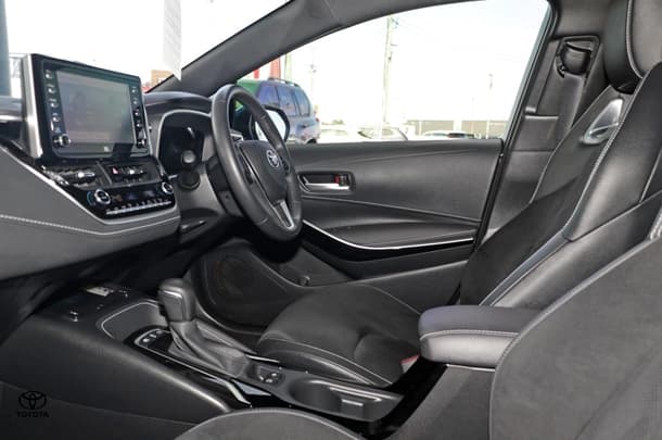 2022 Toyota Corolla Hatch Hybrid ZR image 10