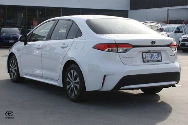 2021 Toyota Corolla Sedan Hybrid Ascent Sport image 6