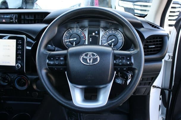 2022 Toyota Hilux Workmate image 17