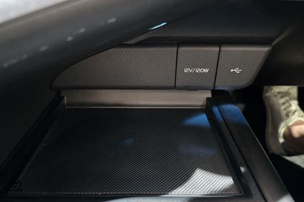 2023 Toyota Camry Hybrid Ascent image 22